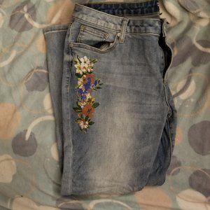 Adorable Flower Capris